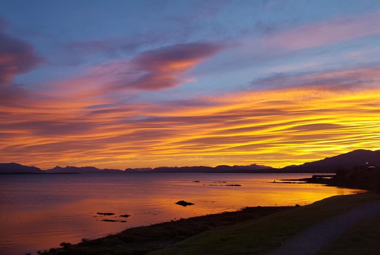 Skye Basecamp Hostel, Broadford Bay, Isle Of Skye Broadford (Isle of Skye) Exterior foto